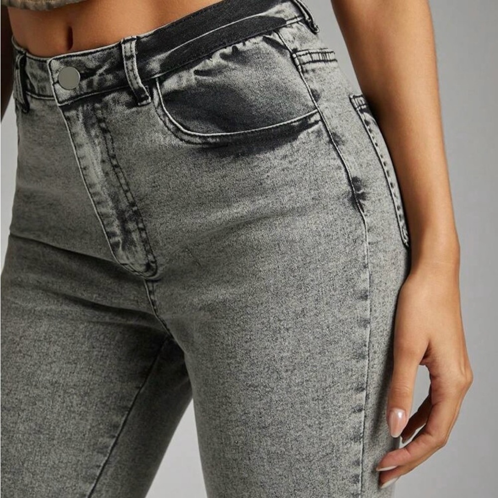 Jeans - Picture 2 of 3